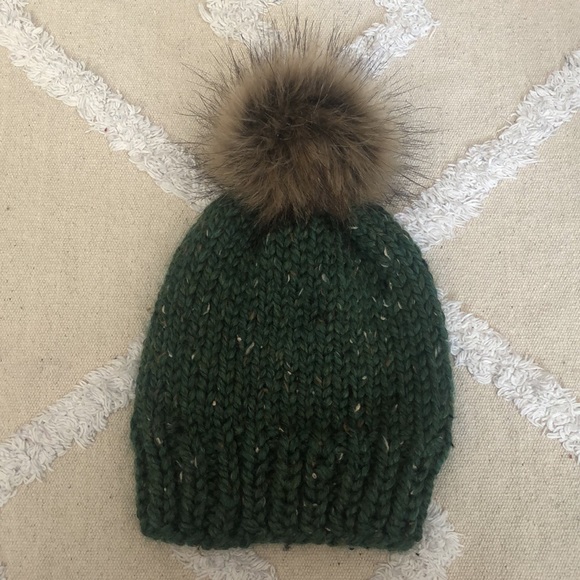 Wool and Kate wool B beanie - Picture 4 of 5